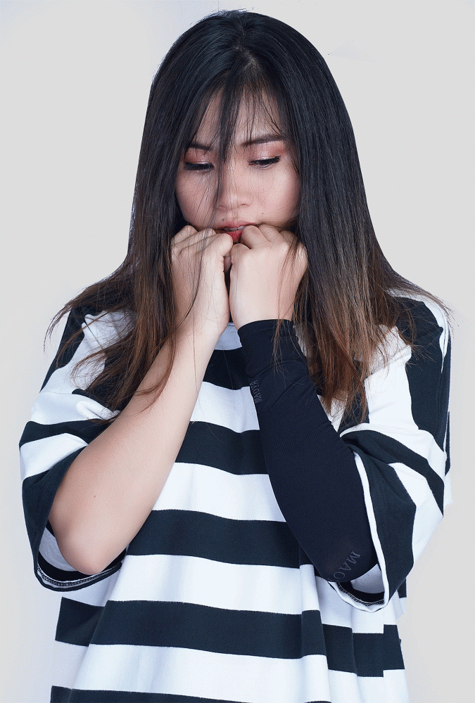 Black and White Stripe Oversize Girl T-shirt