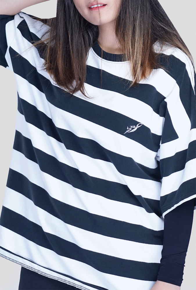 Black and White Stripe Oversize Girl T-shirt